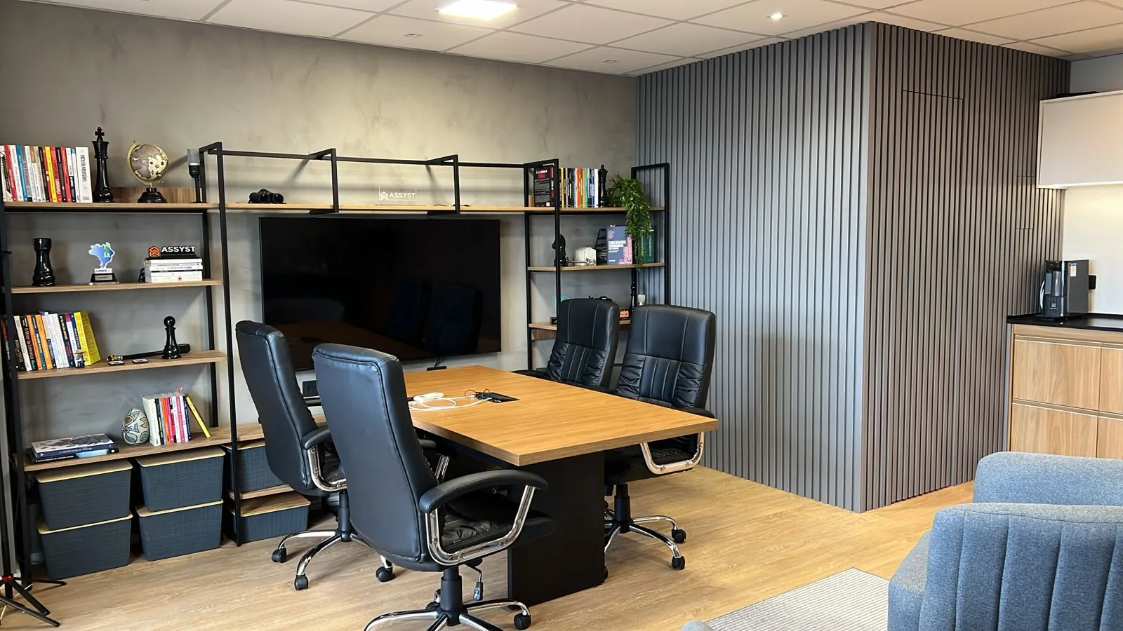 Sala de reunião do escritório Assyst para análise de pareceres